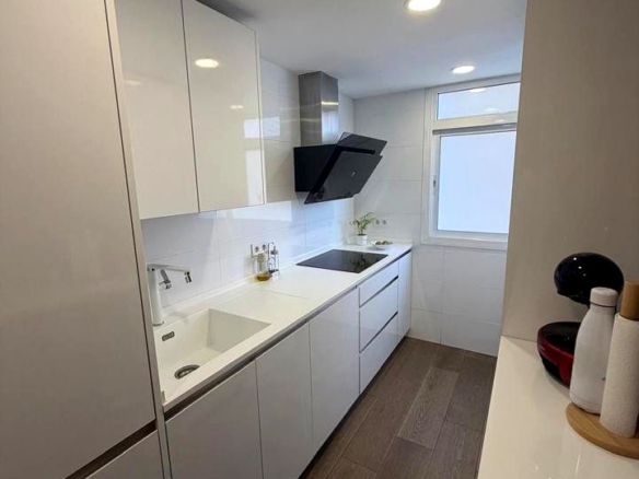 OPORTUNIDAD EXCLUSIVA EN EL CENTRO! PISO LUMINOSO CON UBICACIÓN INMEJORABLE, ESTACIÓN DE METRO Y AVE REF:64862