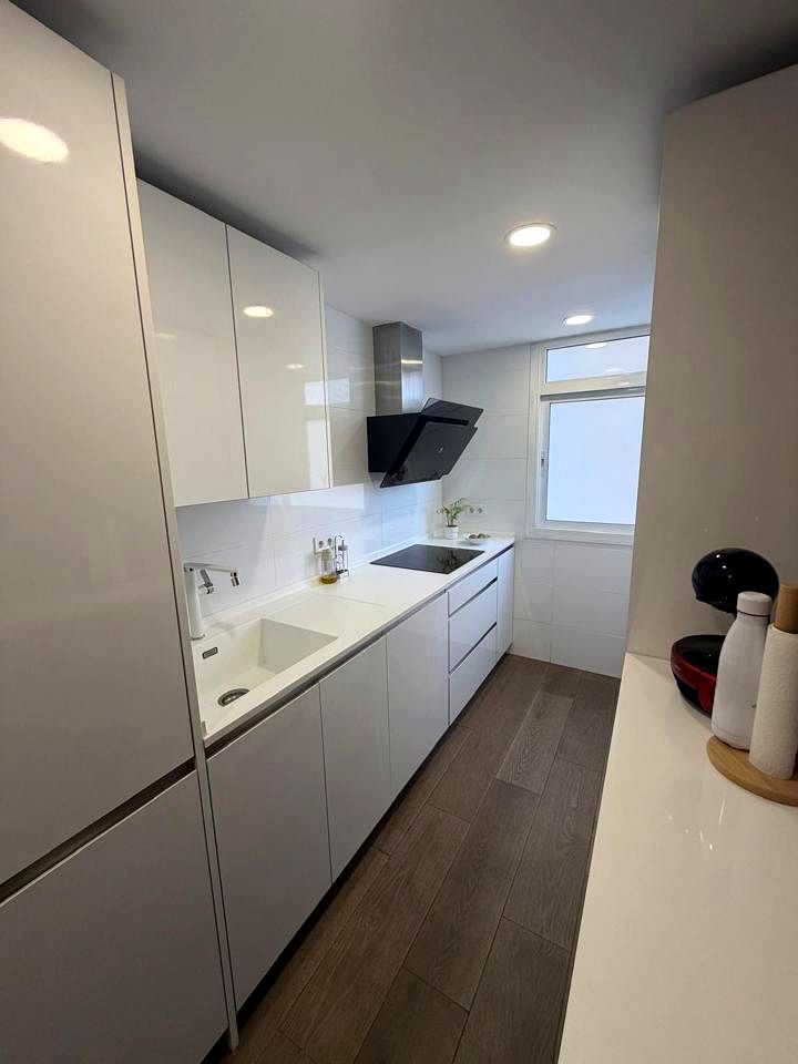 OPORTUNIDAD EXCLUSIVA EN EL CENTRO! PISO LUMINOSO CON UBICACIÓN INMEJORABLE, ESTACIÓN DE METRO Y AVE REF:64862