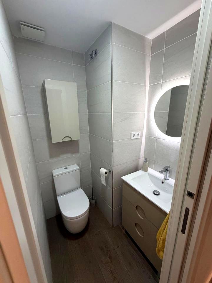 OPORTUNIDAD EXCLUSIVA EN EL CENTRO! PISO LUMINOSO CON UBICACIÓN INMEJORABLE, ESTACIÓN DE METRO Y AVE REF:64862