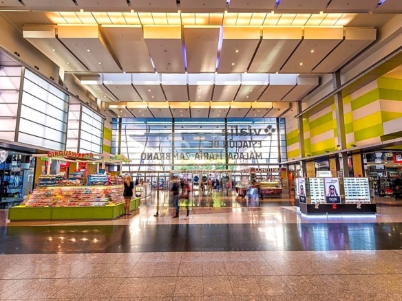 OPORTUNIDAD EXCLUSIVA EN EL CENTRO! PISO LUMINOSO CON UBICACIÓN INMEJORABLE, ESTACIÓN DE METRO Y AVE REF:64862