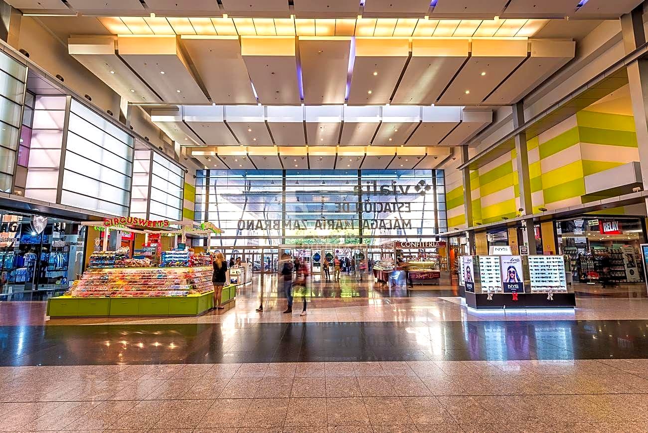 OPORTUNIDAD EXCLUSIVA EN EL CENTRO! PISO LUMINOSO CON UBICACIÓN INMEJORABLE, ESTACIÓN DE METRO Y AVE REF:64862