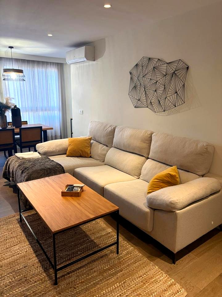OPORTUNIDAD EXCLUSIVA EN EL CENTRO! PISO LUMINOSO CON UBICACIÓN INMEJORABLE, ESTACIÓN DE METRO Y AVE REF:64862