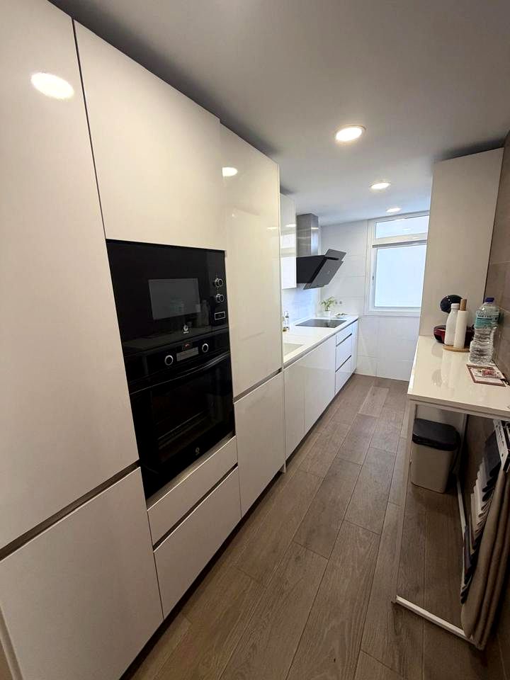 OPORTUNIDAD EXCLUSIVA EN EL CENTRO! PISO LUMINOSO CON UBICACIÓN INMEJORABLE, ESTACIÓN DE METRO Y AVE REF:64862