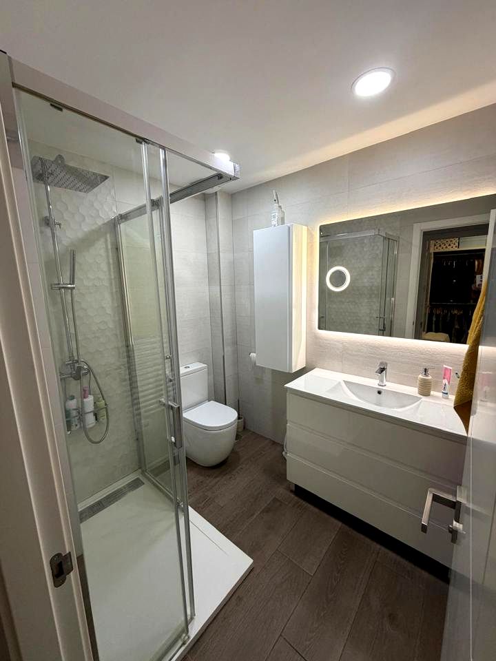 OPORTUNIDAD EXCLUSIVA EN EL CENTRO! PISO LUMINOSO CON UBICACIÓN INMEJORABLE, ESTACIÓN DE METRO Y AVE REF:64862