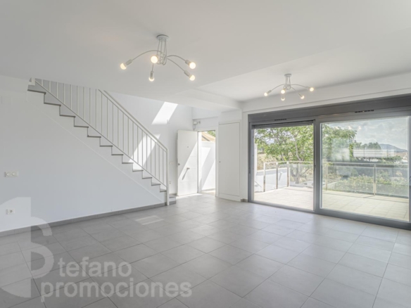 VILLA DE LUJO CASI A ESTRENAR EN MÁLAGA ESTE CON IMPRESIONANTES VISTAS AL MAR Y CALIDADES PREMIUM. REF:64871
