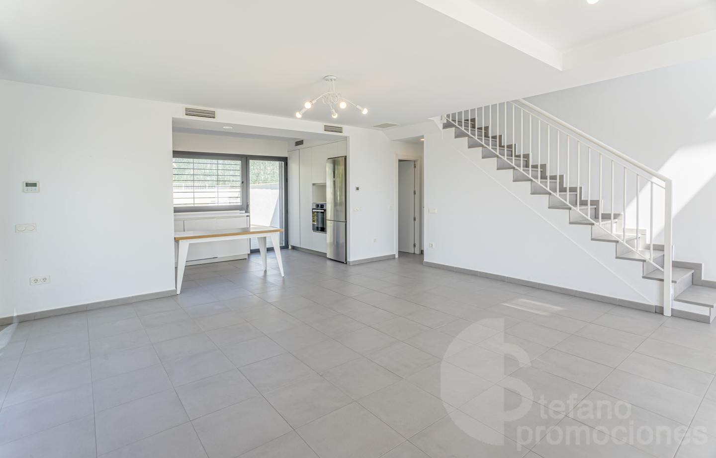 VILLA DE LUJO CASI A ESTRENAR EN MÁLAGA ESTE CON IMPRESIONANTES VISTAS AL MAR Y CALIDADES PREMIUM. REF:64871