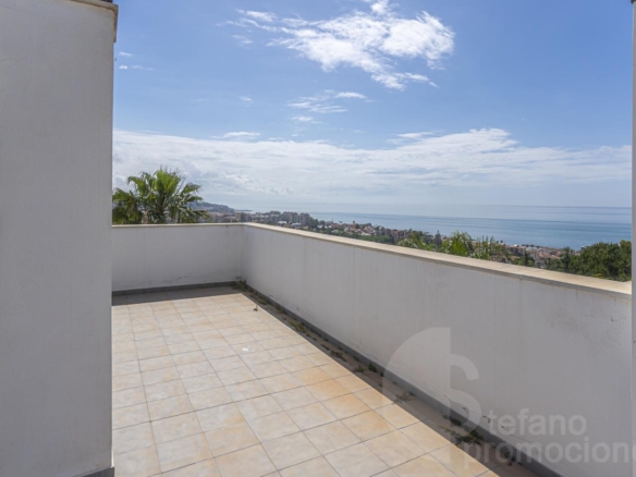VILLA DE LUJO CASI A ESTRENAR EN MÁLAGA ESTE CON IMPRESIONANTES VISTAS AL MAR Y CALIDADES PREMIUM. REF:64871