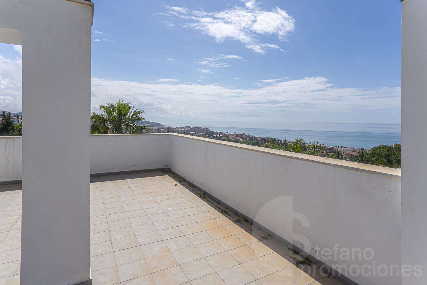 VILLA DE LUJO CASI A ESTRENAR EN MÁLAGA ESTE CON IMPRESIONANTES VISTAS AL MAR Y CALIDADES PREMIUM. REF:64871