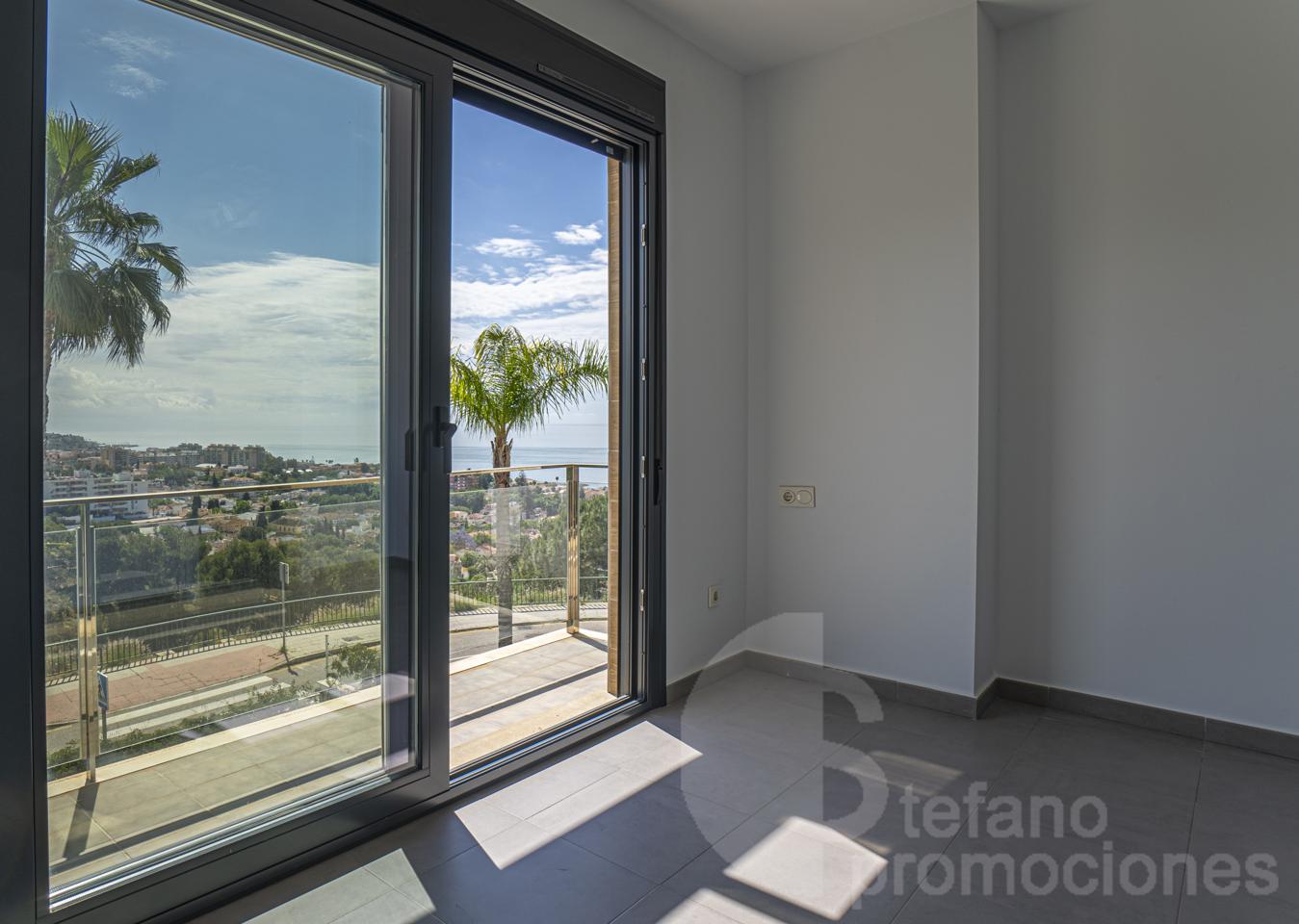 VILLA DE LUJO CASI A ESTRENAR EN MÁLAGA ESTE CON IMPRESIONANTES VISTAS AL MAR Y CALIDADES PREMIUM. REF:64871
