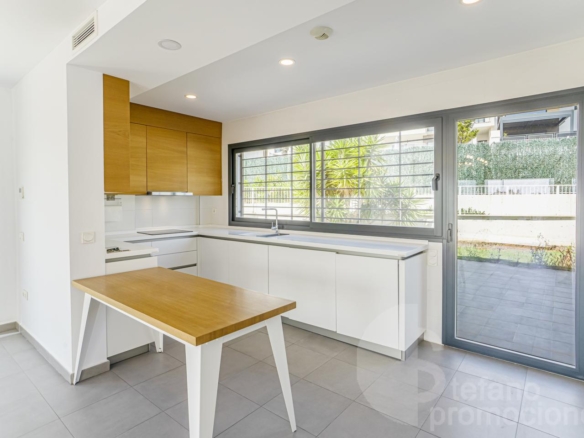 VILLA DE LUJO CASI A ESTRENAR EN MÁLAGA ESTE CON IMPRESIONANTES VISTAS AL MAR Y CALIDADES PREMIUM. REF:64871