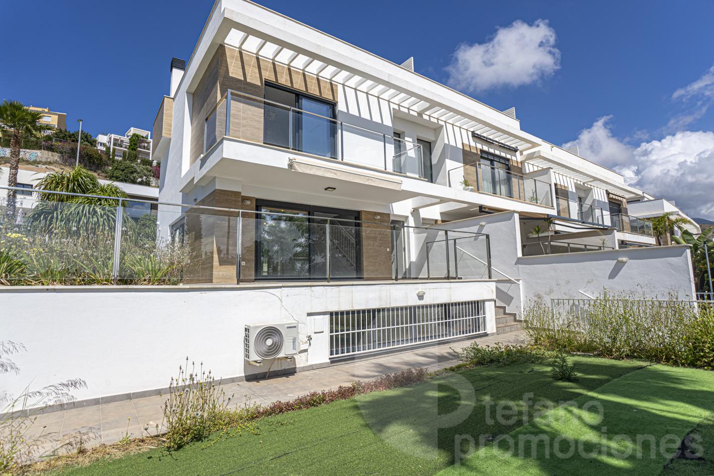 VILLA DE LUJO CASI A ESTRENAR EN MÁLAGA ESTE CON IMPRESIONANTES VISTAS AL MAR Y CALIDADES PREMIUM. REF:64871
