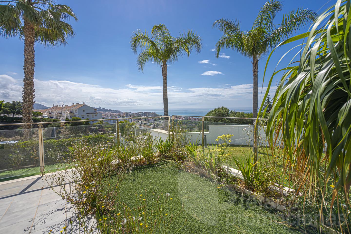 VILLA DE LUJO CASI A ESTRENAR EN MÁLAGA ESTE CON IMPRESIONANTES VISTAS AL MAR Y CALIDADES PREMIUM. REF:64871