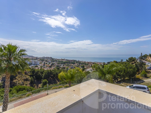 VILLA DE LUJO CASI A ESTRENAR EN MÁLAGA ESTE CON IMPRESIONANTES VISTAS AL MAR Y CALIDADES PREMIUM. REF:64871