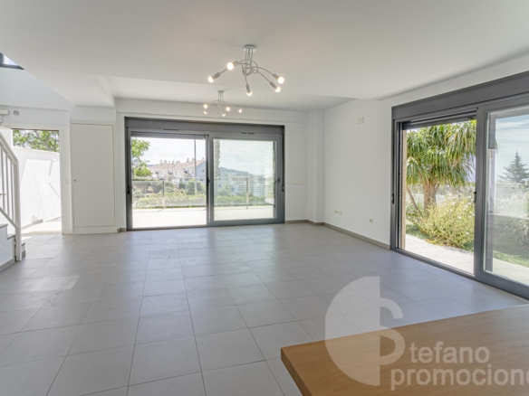 VILLA DE LUJO CASI A ESTRENAR EN MÁLAGA ESTE CON IMPRESIONANTES VISTAS AL MAR Y CALIDADES PREMIUM. REF:64871