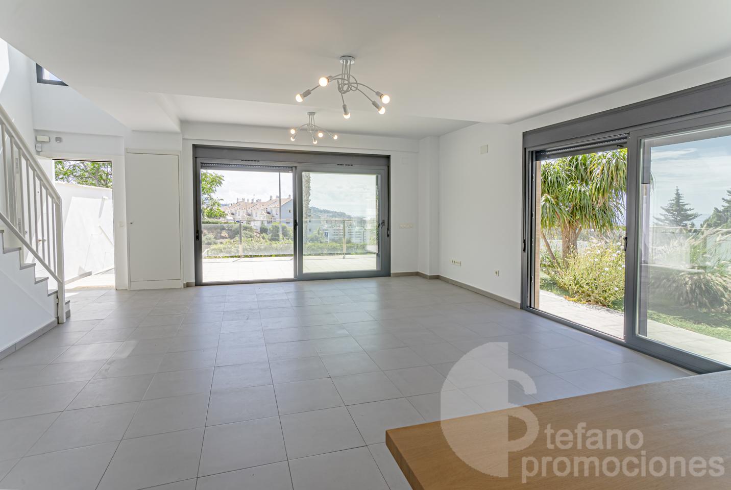 VILLA DE LUJO CASI A ESTRENAR EN MÁLAGA ESTE CON IMPRESIONANTES VISTAS AL MAR Y CALIDADES PREMIUM. REF:64871