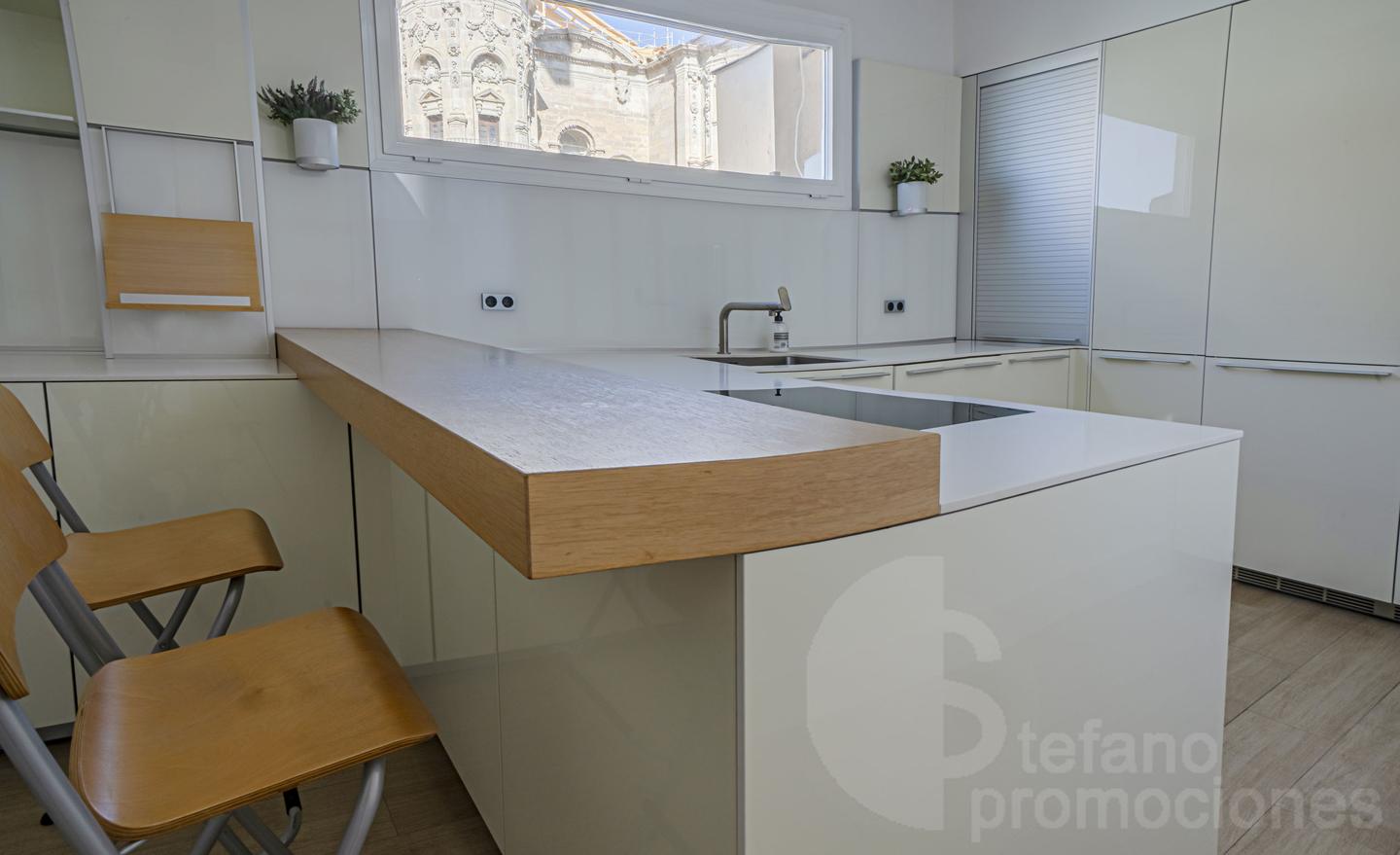 ESPECTACULAR ÁTICO DÚPLEX EN PLENO CENTRO. ELEGANCIA, AMPLITUD Y UNA TERRAZA DE ENSUEÑO PARA DISFRUTAR DEL CIELO DE MÁLAGA REF:64893