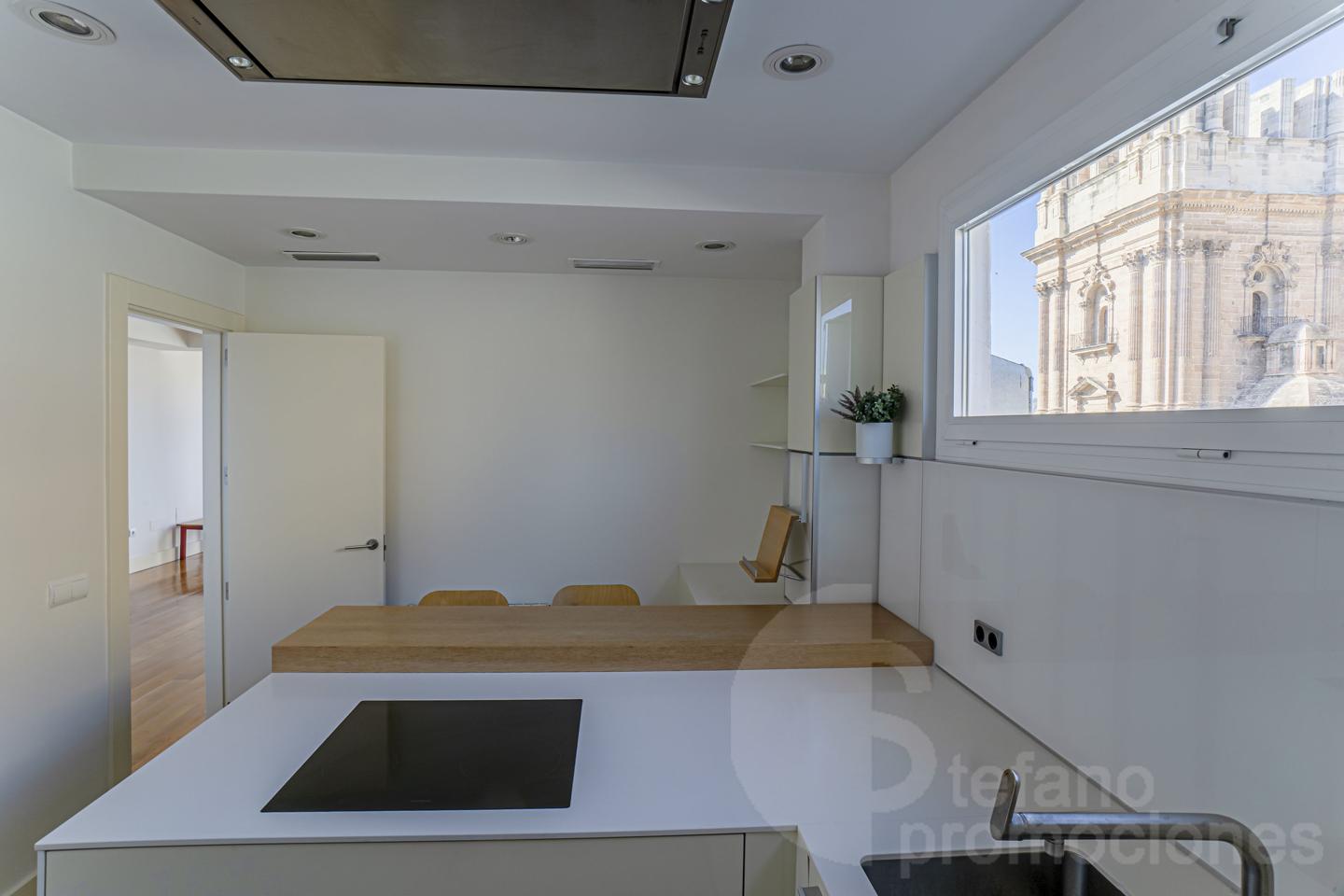 ESPECTACULAR ÁTICO DÚPLEX EN PLENO CENTRO. ELEGANCIA, AMPLITUD Y UNA TERRAZA DE ENSUEÑO PARA DISFRUTAR DEL CIELO DE MÁLAGA REF:64893