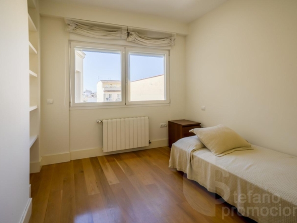 ESPECTACULAR ÁTICO DÚPLEX EN PLENO CENTRO. ELEGANCIA, AMPLITUD Y UNA TERRAZA DE ENSUEÑO PARA DISFRUTAR DEL CIELO DE MÁLAGA REF:64893