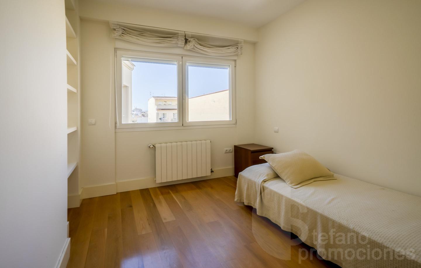 ESPECTACULAR ÁTICO DÚPLEX EN PLENO CENTRO. ELEGANCIA, AMPLITUD Y UNA TERRAZA DE ENSUEÑO PARA DISFRUTAR DEL CIELO DE MÁLAGA REF:64893