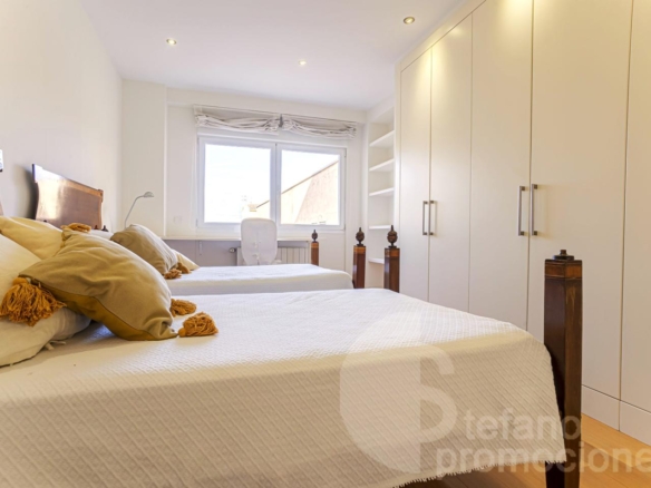 ESPECTACULAR ÁTICO DÚPLEX EN PLENO CENTRO. ELEGANCIA, AMPLITUD Y UNA TERRAZA DE ENSUEÑO PARA DISFRUTAR DEL CIELO DE MÁLAGA REF:64893