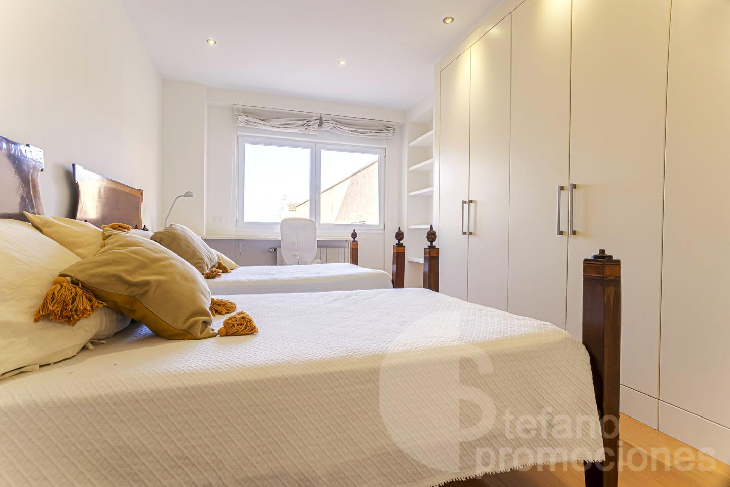 ESPECTACULAR ÁTICO DÚPLEX EN PLENO CENTRO. ELEGANCIA, AMPLITUD Y UNA TERRAZA DE ENSUEÑO PARA DISFRUTAR DEL CIELO DE MÁLAGA REF:64893