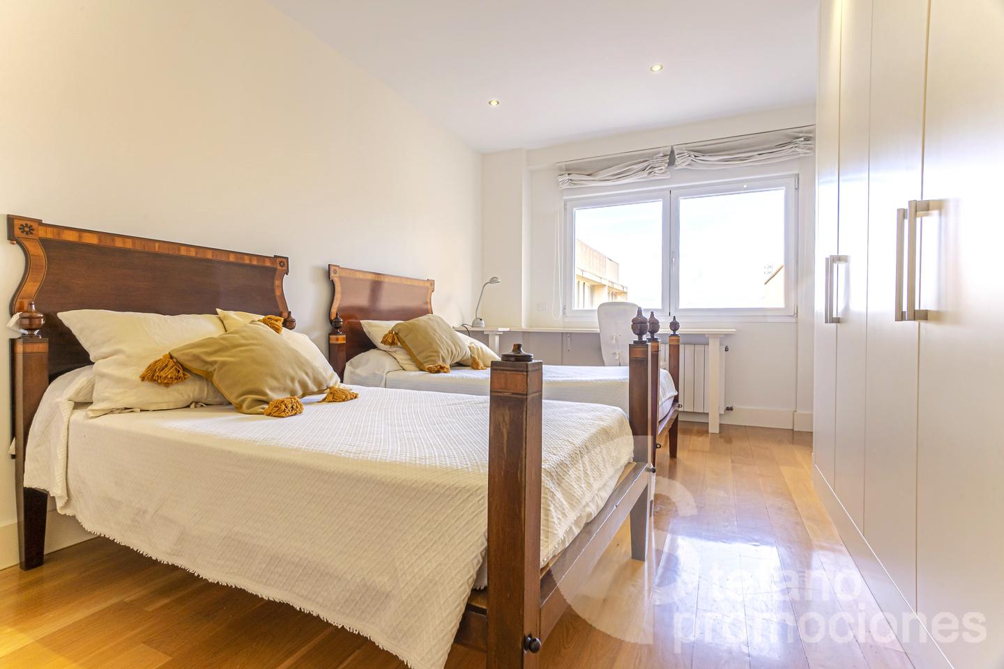 ESPECTACULAR ÁTICO DÚPLEX EN PLENO CENTRO. ELEGANCIA, AMPLITUD Y UNA TERRAZA DE ENSUEÑO PARA DISFRUTAR DEL CIELO DE MÁLAGA REF:64893