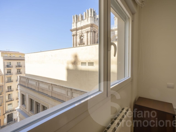 ESPECTACULAR ÁTICO DÚPLEX EN PLENO CENTRO. ELEGANCIA, AMPLITUD Y UNA TERRAZA DE ENSUEÑO PARA DISFRUTAR DEL CIELO DE MÁLAGA REF:64893