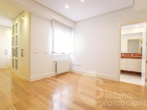 ESPECTACULAR ÁTICO DÚPLEX EN PLENO CENTRO. ELEGANCIA, AMPLITUD Y UNA TERRAZA DE ENSUEÑO PARA DISFRUTAR DEL CIELO DE MÁLAGA REF:64893