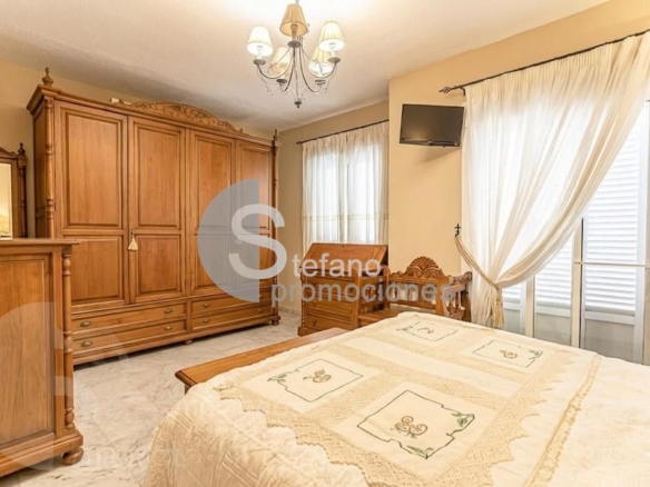 PROPIEDAD EN COMPLEJO DE SOLO 8 VIVIENDAS UBICADA EN LA TRANQUILA ZONA RESIDENCIAL DE CARLOS HAYA REF:64891