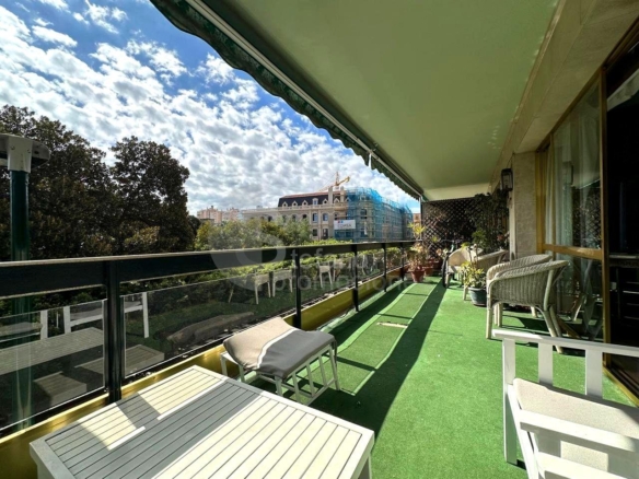 EXCLUSIVO, SEÑORIAL Y ENCANTADOR PISO EN EL CORAZÓN DE LA MALAGUETA, CON AMPLIA TERRAZA PRIVADA DE 20 METROS REF:64914