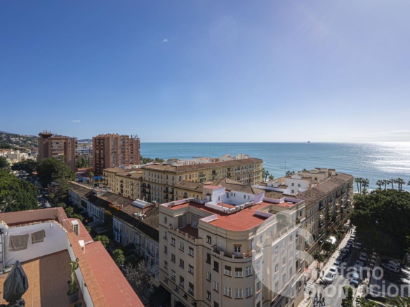 EXCLUSIVO, SEÑORIAL Y ENCANTADOR PISO EN EL CORAZÓN DE LA MALAGUETA, CON AMPLIA TERRAZA PRIVADA DE 20 METROS REF:64914