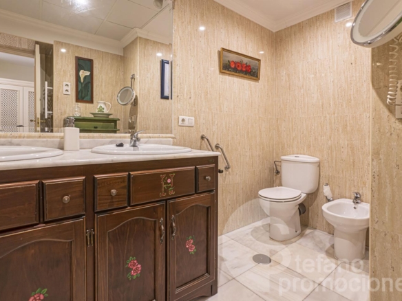 EXCLUSIVO, SEÑORIAL Y ENCANTADOR PISO EN EL CORAZÓN DE LA MALAGUETA, CON AMPLIA TERRAZA PRIVADA DE 20 METROS REF:64914