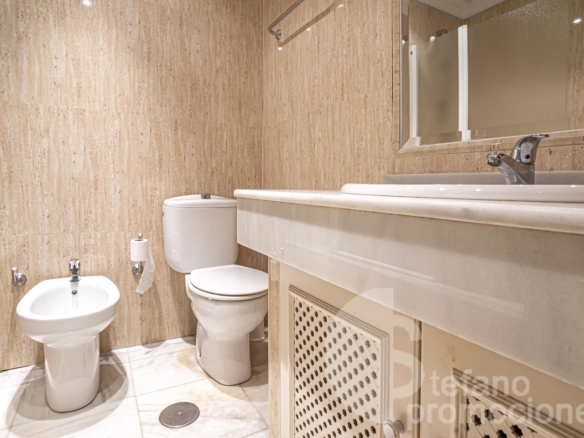 EXCLUSIVO, SEÑORIAL Y ENCANTADOR PISO EN EL CORAZÓN DE LA MALAGUETA, CON AMPLIA TERRAZA PRIVADA DE 20 METROS REF:64914