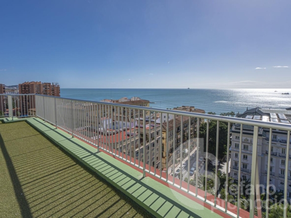 EXCLUSIVO, SEÑORIAL Y ENCANTADOR PISO EN EL CORAZÓN DE LA MALAGUETA, CON AMPLIA TERRAZA PRIVADA DE 20 METROS REF:64914