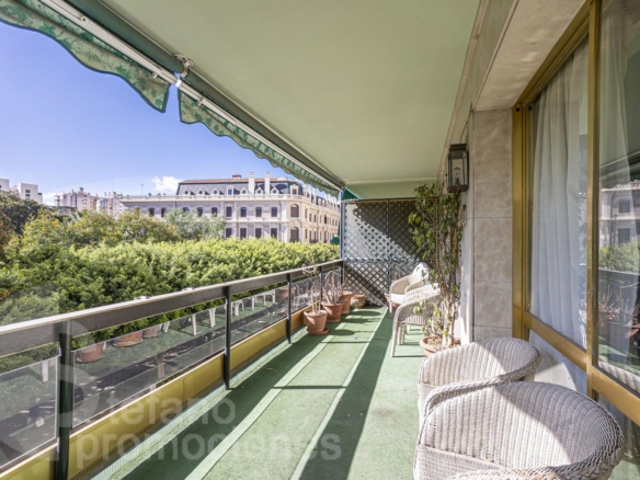 EXCLUSIVO, SEÑORIAL Y ENCANTADOR PISO EN EL CORAZÓN DE LA MALAGUETA, CON AMPLIA TERRAZA PRIVADA DE 20 METROS REF:64914