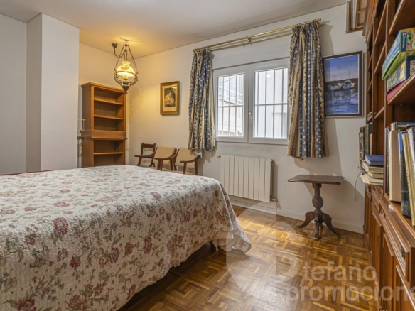 EXCLUSIVO, SEÑORIAL Y ENCANTADOR PISO EN EL CORAZÓN DE LA MALAGUETA, CON AMPLIA TERRAZA PRIVADA DE 20 METROS REF:64914
