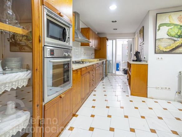 EXCLUSIVO, SEÑORIAL Y ENCANTADOR PISO EN EL CORAZÓN DE LA MALAGUETA, CON AMPLIA TERRAZA PRIVADA DE 20 METROS REF:64914