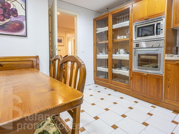 EXCLUSIVO, SEÑORIAL Y ENCANTADOR PISO EN EL CORAZÓN DE LA MALAGUETA, CON AMPLIA TERRAZA PRIVADA DE 20 METROS REF:64914