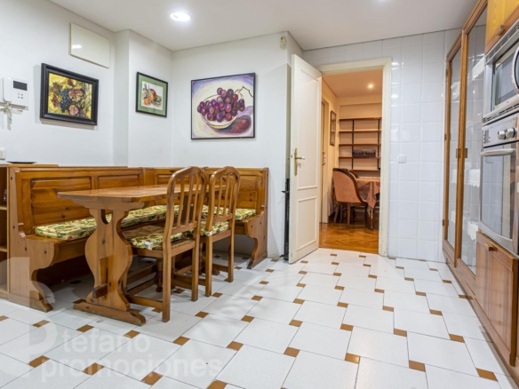 EXCLUSIVO, SEÑORIAL Y ENCANTADOR PISO EN EL CORAZÓN DE LA MALAGUETA, CON AMPLIA TERRAZA PRIVADA DE 20 METROS REF:64914