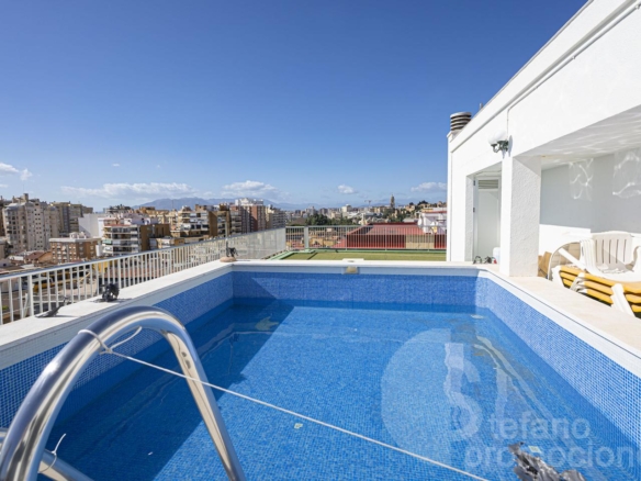 EXCLUSIVO, SEÑORIAL Y ENCANTADOR PISO EN EL CORAZÓN DE LA MALAGUETA, CON AMPLIA TERRAZA PRIVADA DE 20 METROS REF:64914