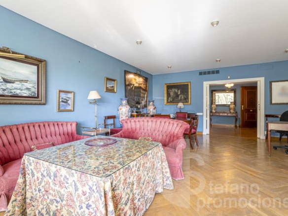 EXCLUSIVO, SEÑORIAL Y ENCANTADOR PISO EN EL CORAZÓN DE LA MALAGUETA, CON AMPLIA TERRAZA PRIVADA DE 20 METROS REF:64914