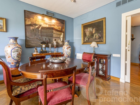 EXCLUSIVO, SEÑORIAL Y ENCANTADOR PISO EN EL CORAZÓN DE LA MALAGUETA, CON AMPLIA TERRAZA PRIVADA DE 20 METROS REF:64914