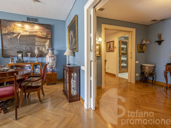 EXCLUSIVO, SEÑORIAL Y ENCANTADOR PISO EN EL CORAZÓN DE LA MALAGUETA, CON AMPLIA TERRAZA PRIVADA DE 20 METROS REF:64914