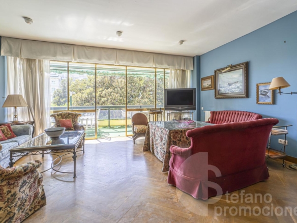 EXCLUSIVO, SEÑORIAL Y ENCANTADOR PISO EN EL CORAZÓN DE LA MALAGUETA, CON AMPLIA TERRAZA PRIVADA DE 20 METROS REF:64914