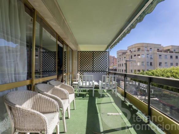 EXCLUSIVO, SEÑORIAL Y ENCANTADOR PISO EN EL CORAZÓN DE LA MALAGUETA, CON AMPLIA TERRAZA PRIVADA DE 20 METROS REF:64914