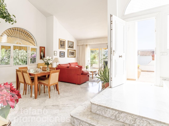 ¡CHALET  DE ENSUEÑO EN ENTORNO DEL PALO A UN PASO DE TODO¡¡¡ UNA VIVIENDA PARA TODA LA VIDA REF:64898