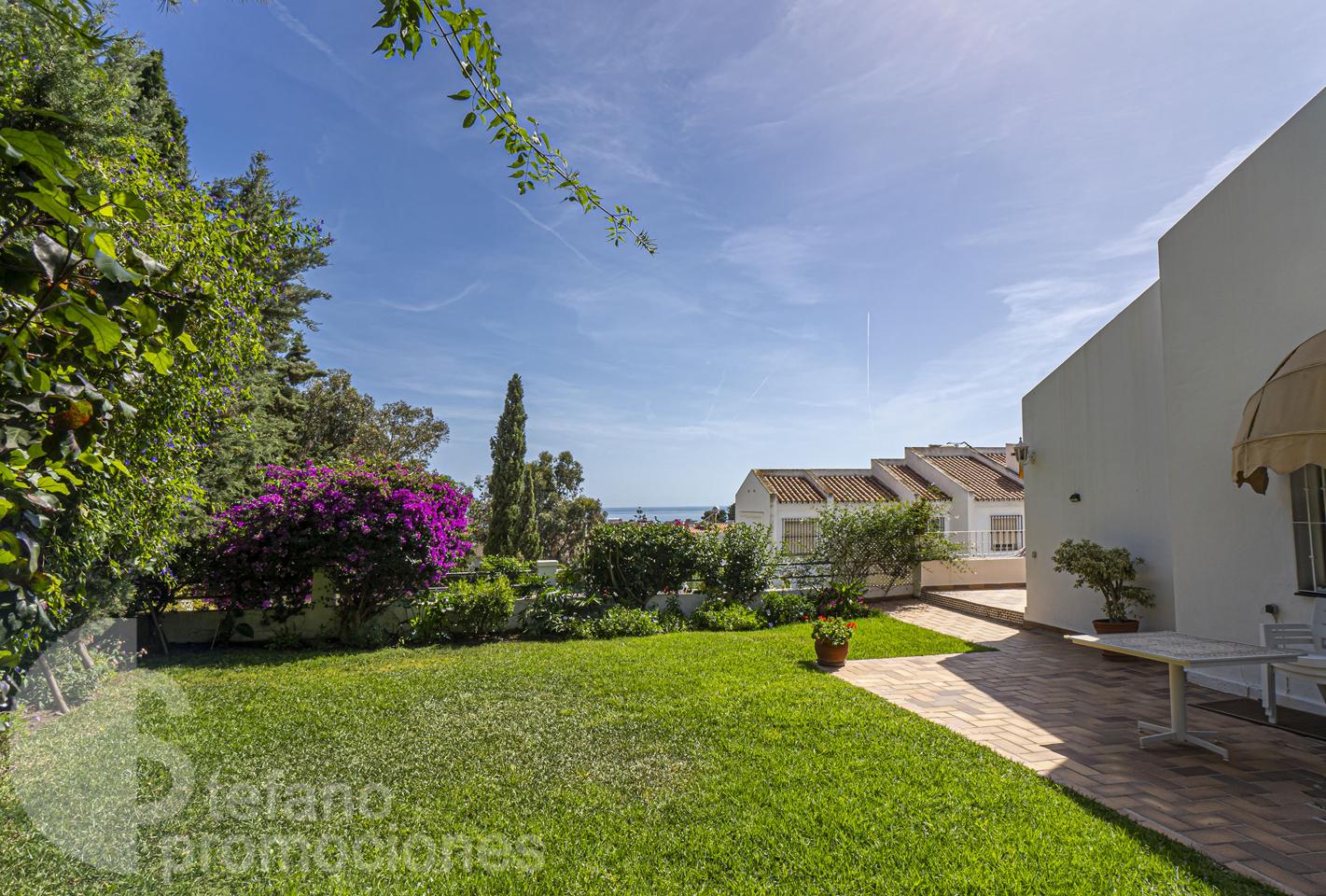 ¡CHALET  DE ENSUEÑO EN ENTORNO DEL PALO A UN PASO DE TODO¡¡¡ UNA VIVIENDA PARA TODA LA VIDA REF:64898