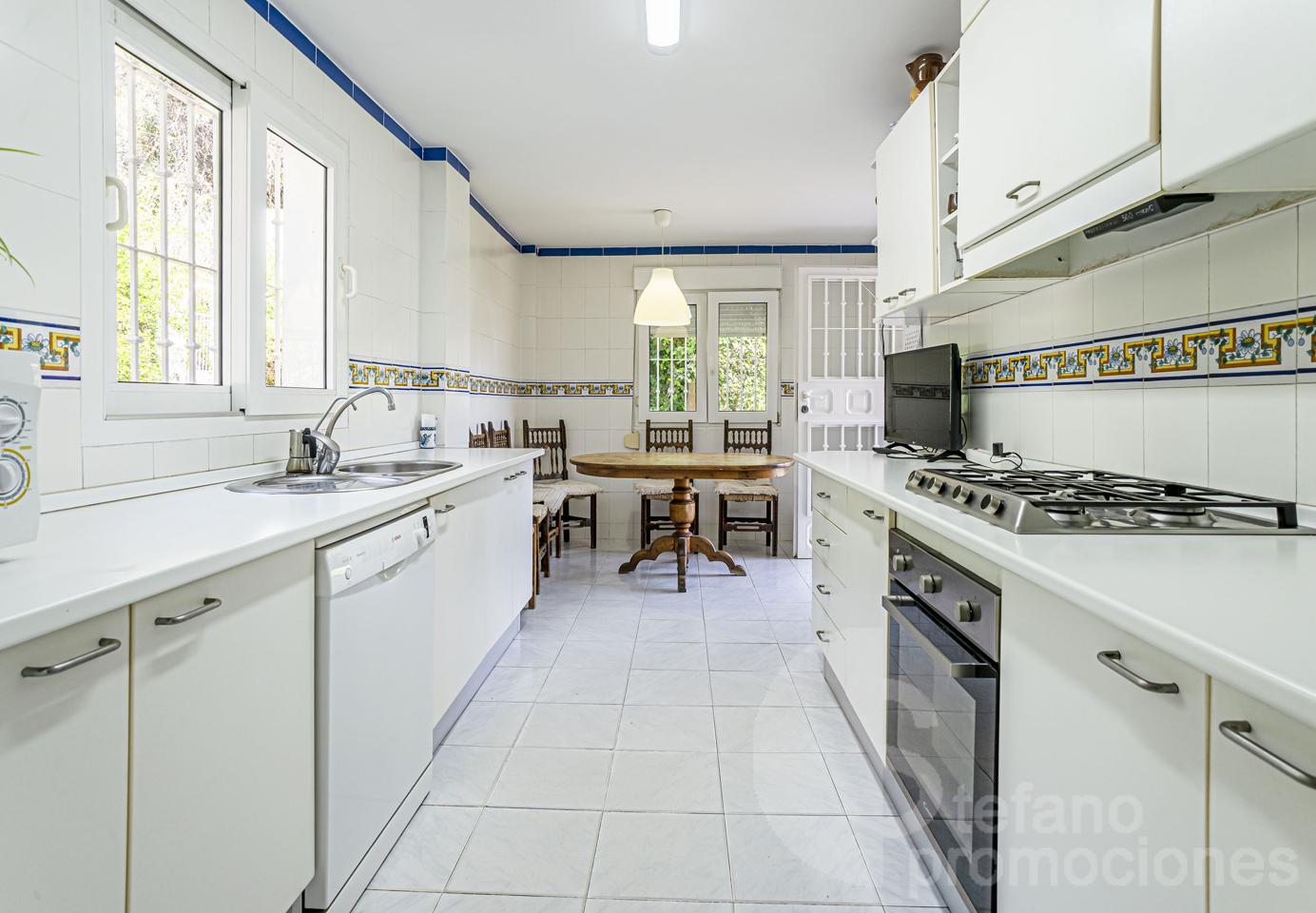 ¡CHALET  DE ENSUEÑO EN ENTORNO DEL PALO A UN PASO DE TODO¡¡¡ UNA VIVIENDA PARA TODA LA VIDA REF:64898