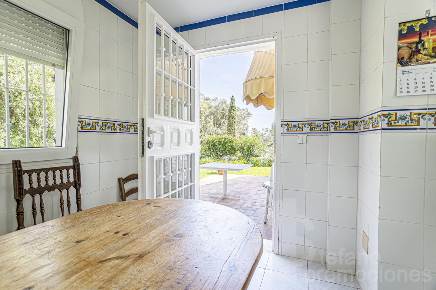 ¡CHALET  DE ENSUEÑO EN ENTORNO DEL PALO A UN PASO DE TODO¡¡¡ UNA VIVIENDA PARA TODA LA VIDA REF:64898