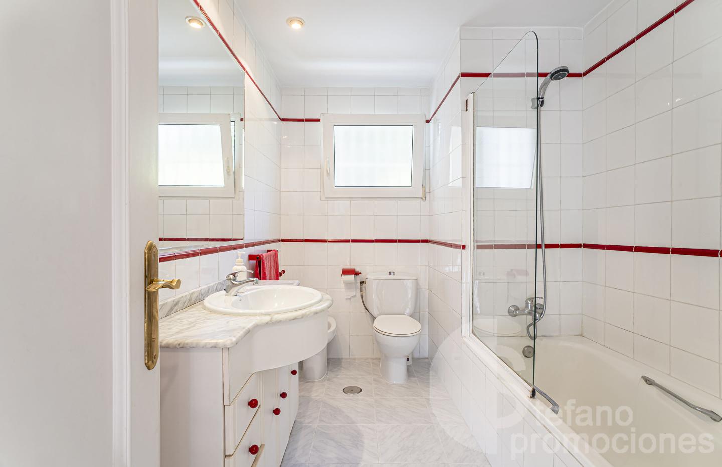 ¡CHALET  DE ENSUEÑO EN ENTORNO DEL PALO A UN PASO DE TODO¡¡¡ UNA VIVIENDA PARA TODA LA VIDA REF:64898